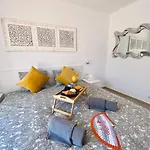 Julia Relax Dream